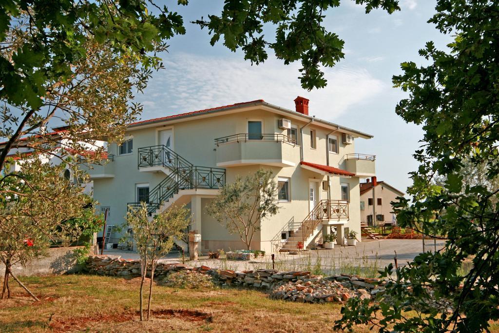 פאז'אנה Apartments Lighthouse חדר תמונה